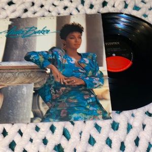 ANITA BAKER “GIVING YOU THE BEST THAT I GOT” VINYL